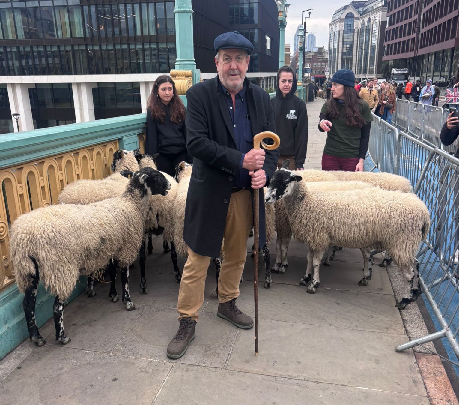 SHEAR DELIGHT ON SOUTHWARK BRIDGE