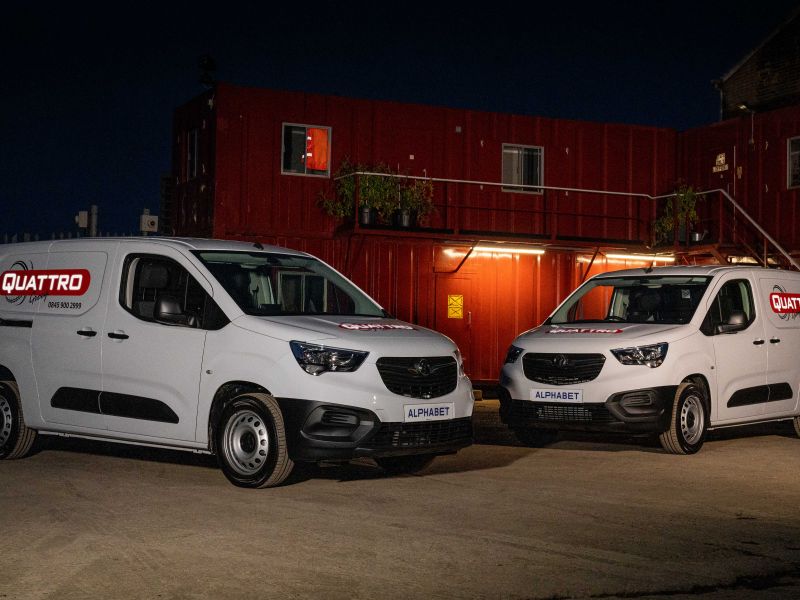 Quattro Vans Go Hi-Vis